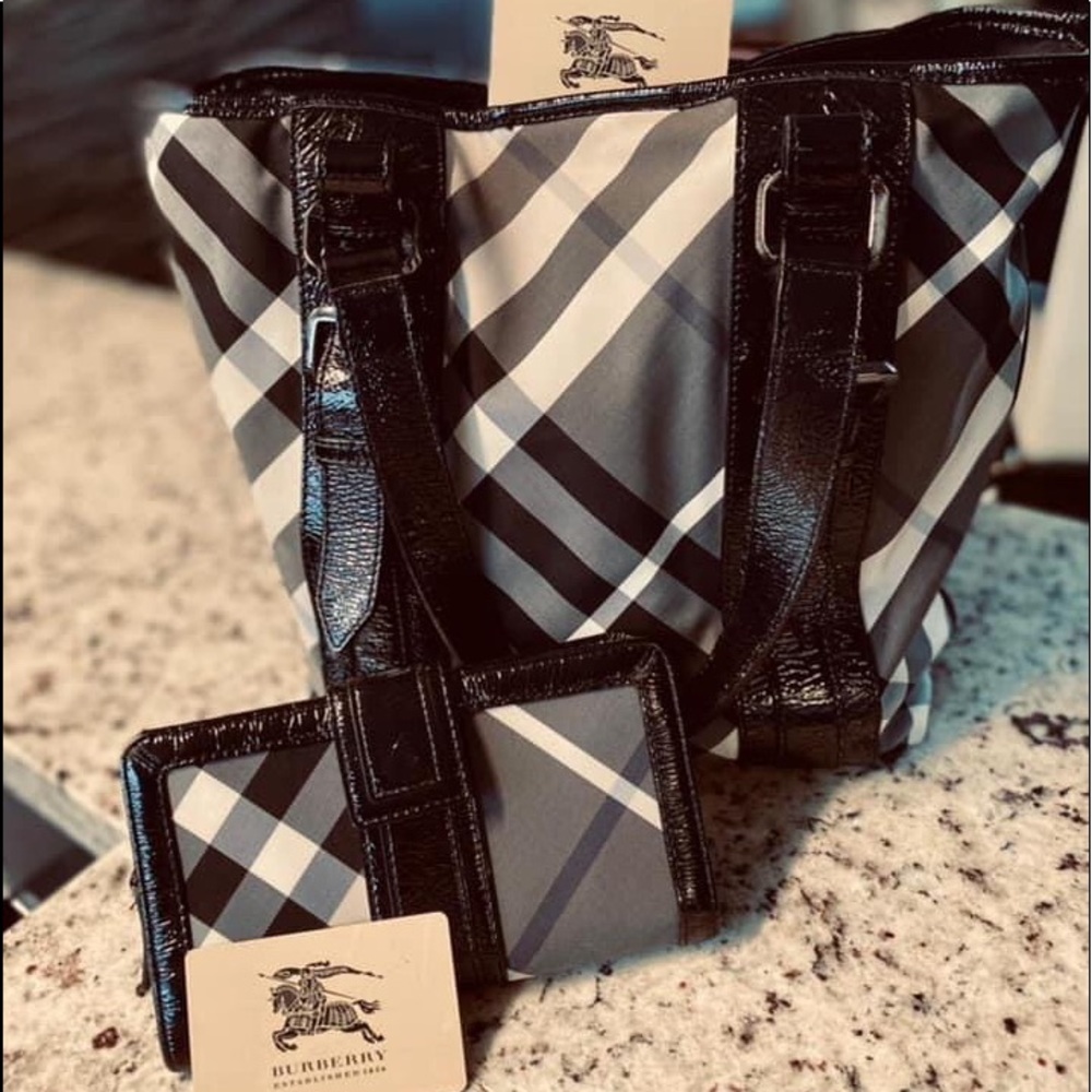 Authentic Burberry Victoria Tote
